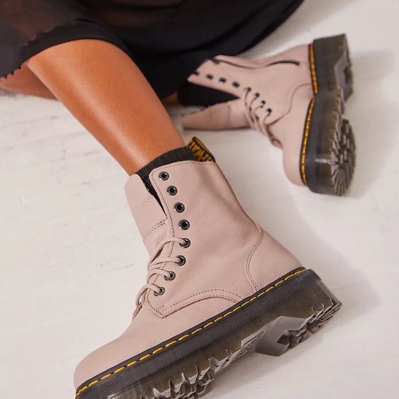 NWT DR MARTENS Jadon III Boots! - Picture 1 of 14